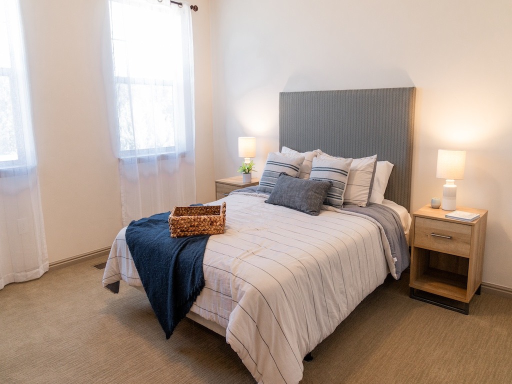 Four Seasons Apartments & Townhomes